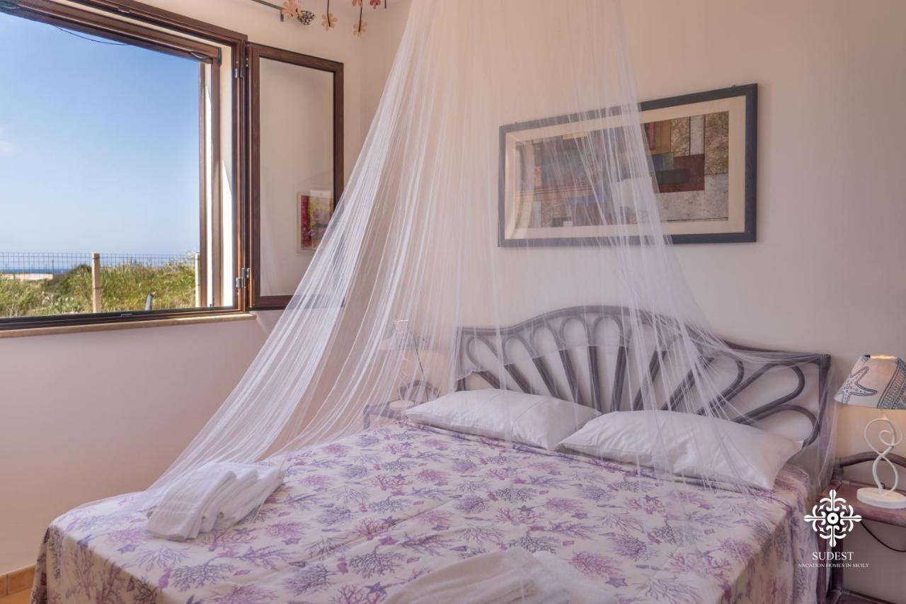 Borgo Marino Beach Residence Lampedusa Bagian luar foto