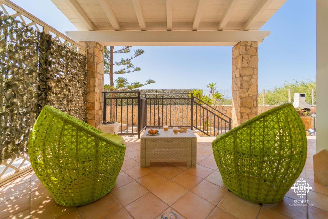 Borgo Marino Beach Residence Lampedusa Bagian luar foto
