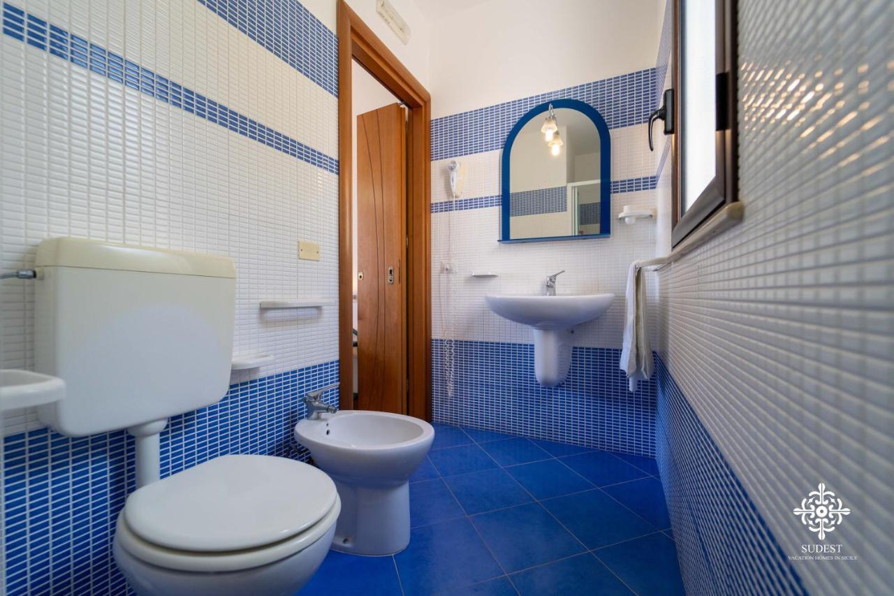 Borgo Marino Beach Residence Lampedusa Bagian luar foto