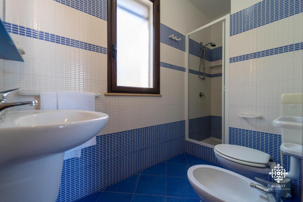 Borgo Marino Beach Residence Lampedusa Bagian luar foto