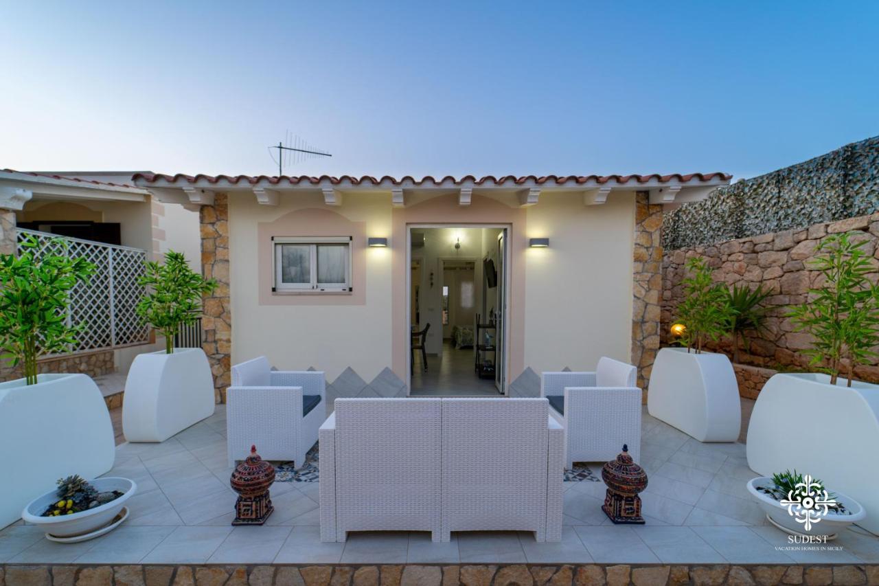 Borgo Marino Beach Residence Lampedusa Bagian luar foto