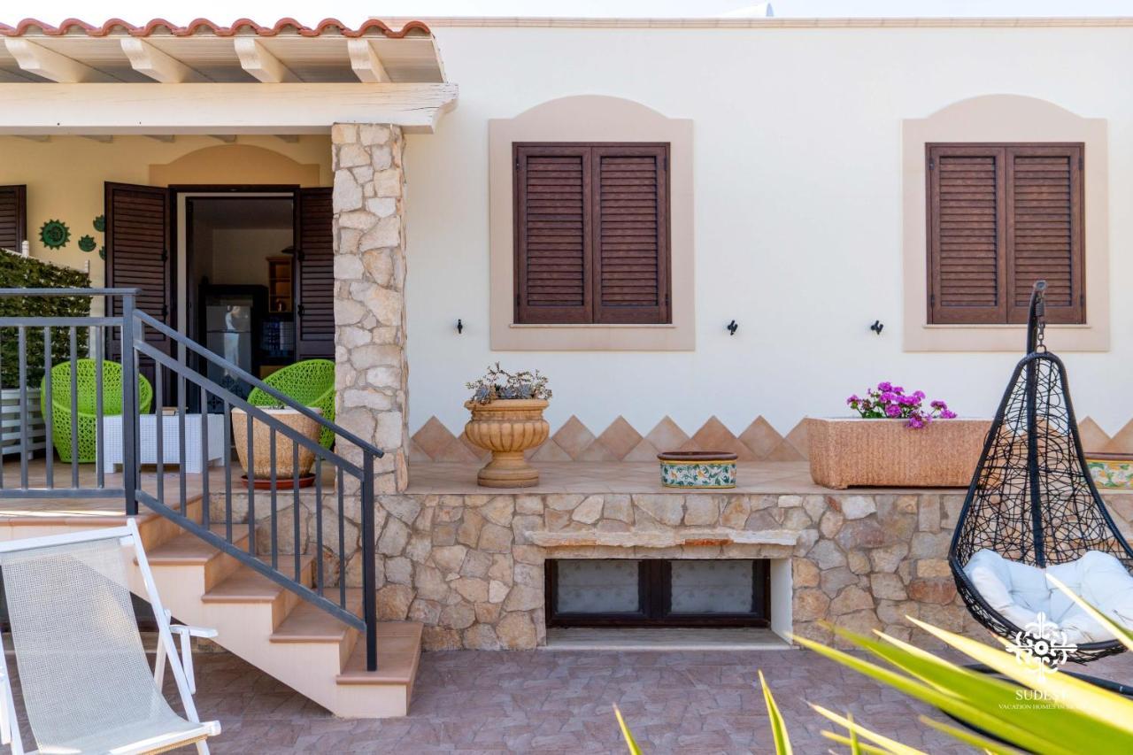 Borgo Marino Beach Residence Lampedusa Bagian luar foto