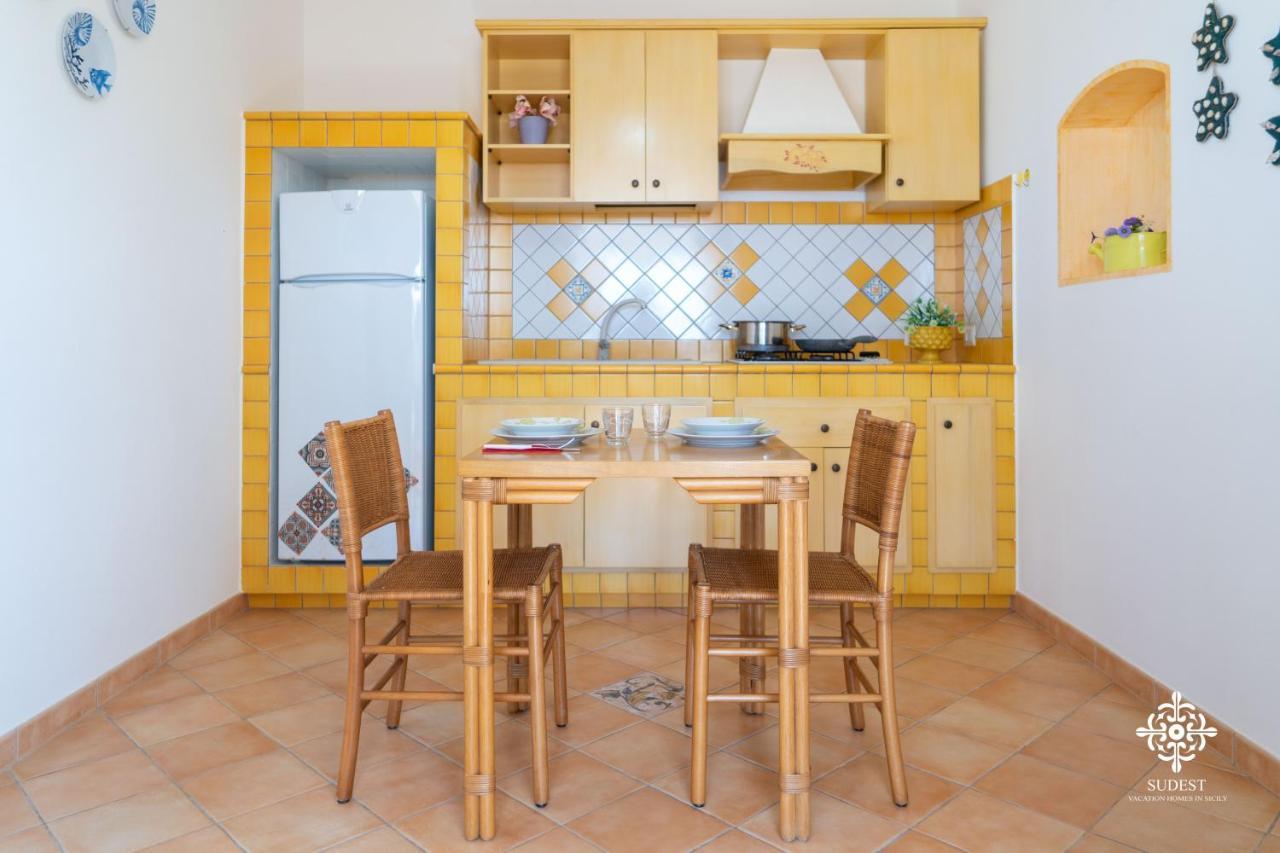 Borgo Marino Beach Residence Lampedusa Bagian luar foto