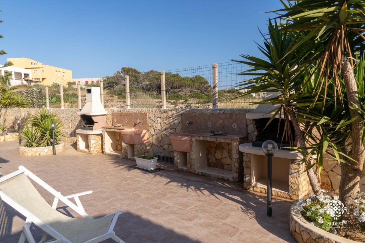 Borgo Marino Beach Residence Lampedusa Bagian luar foto